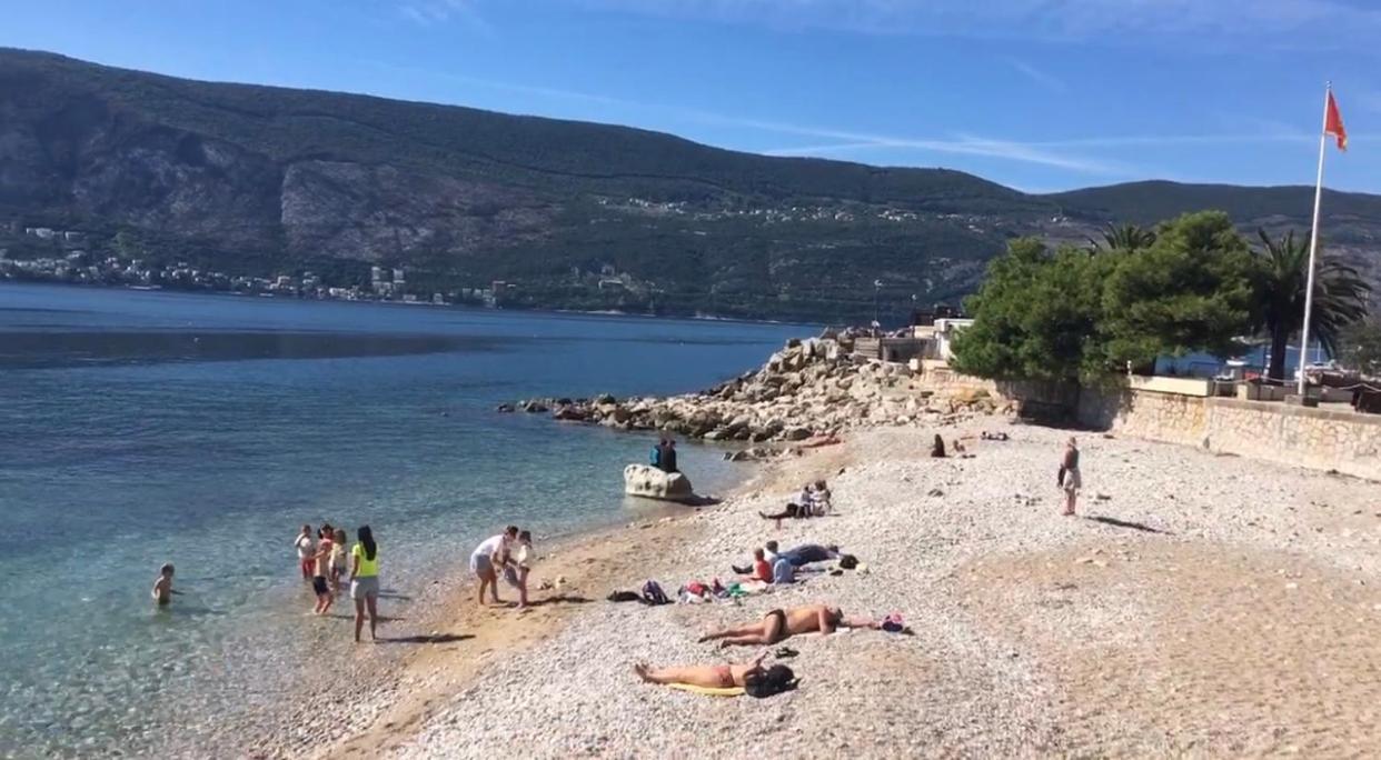 Apartment Simo Herceg Novi Buitenkant foto
